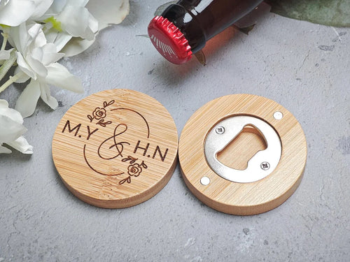 Abridor de botellas de madera personalizado con grabado, detalle de boda