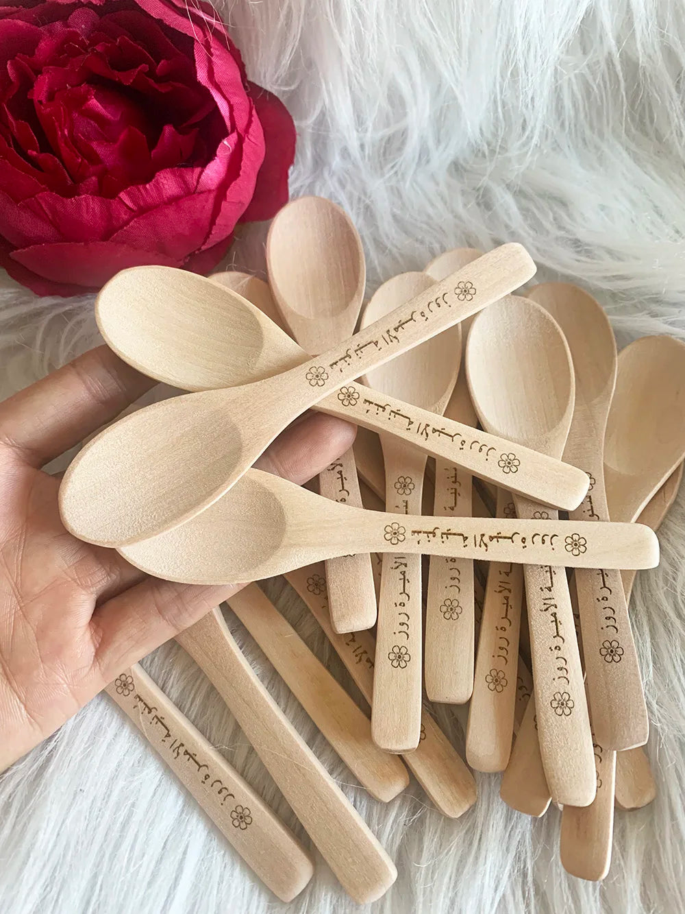 Cuchara de madera personalizada con nombre y logo grabado