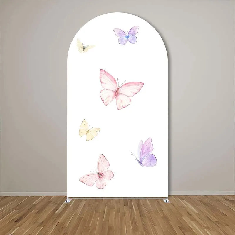 Fondo de arco personalizado con diseño de mariposas rosa y púrpura, decoración de cumpleaños para niña, ideal para fotografía de fiestas y baby shower elegante.