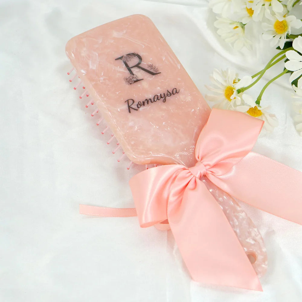 Cepillo de pelo personalizado con nombre grabado, diseño ergonómico con cojín de aire, masajeador del cuero cabelludo, ideal regalo para mamá y cuidado del cabello.