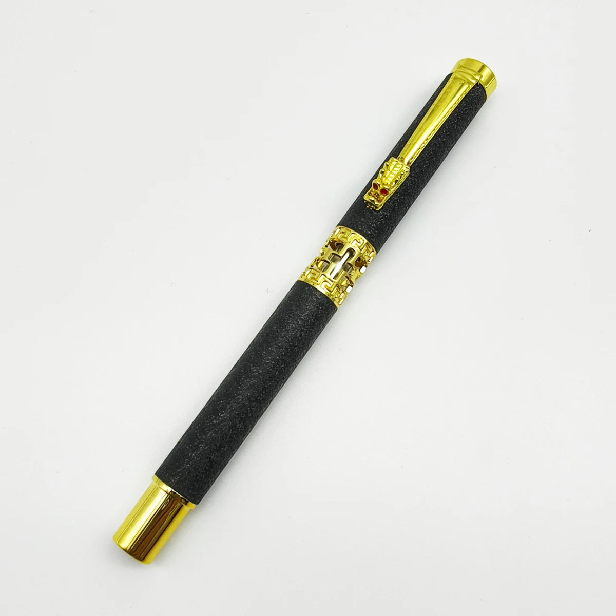 Bolígrafo metálico personalizado con diseño de dragón, grabado láser de nombre o logo, estilo elegante para negocios, firmas y regalos corporativos de lujo.