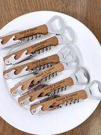 Sacacorchos de madera personalizados con grabado, recuerdos de boda elegantes, regalo funcional para invitados, aniversarios o fiestas especiales.