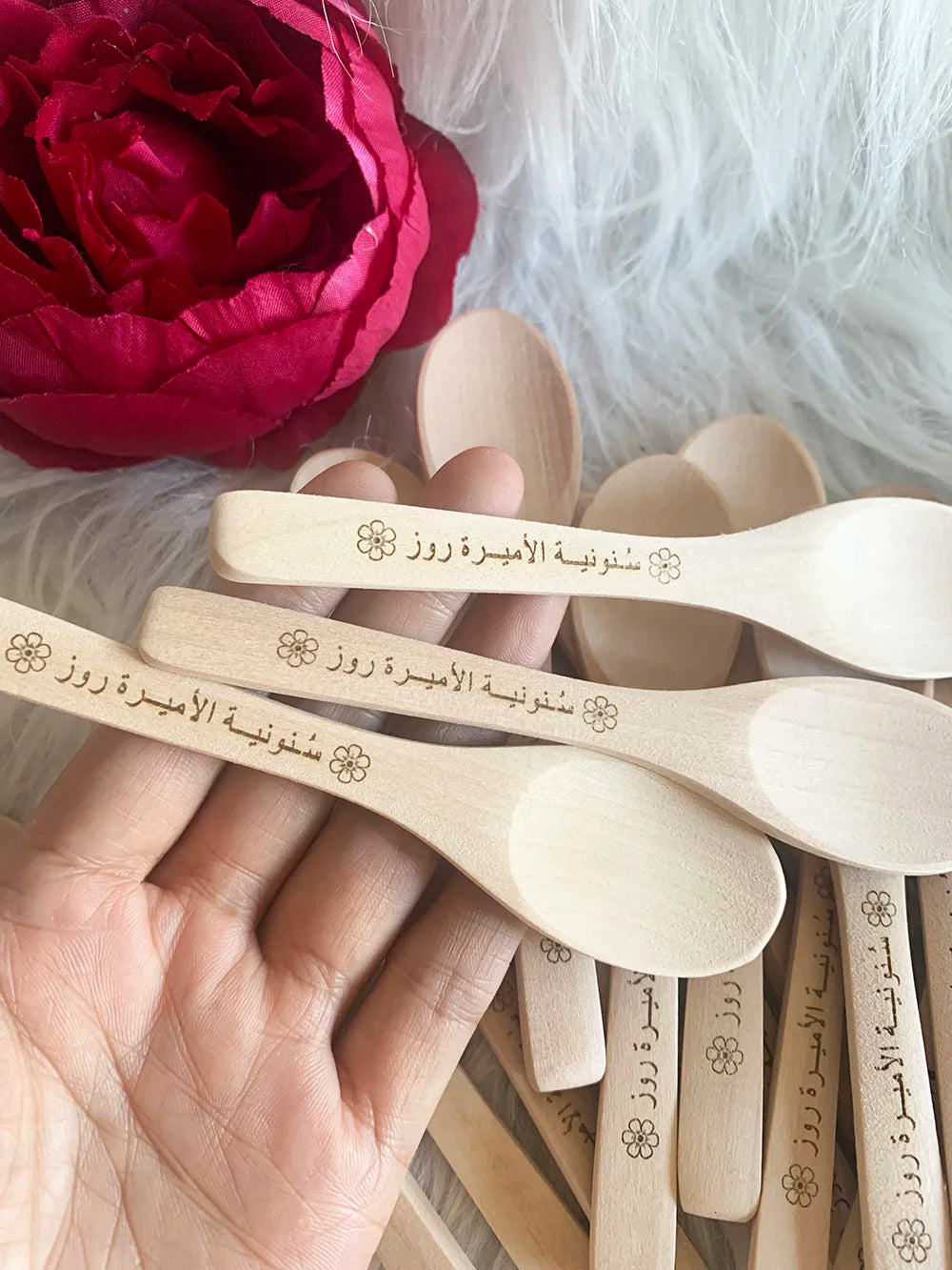 Cuchara de madera personalizada con nombre y logo grabado