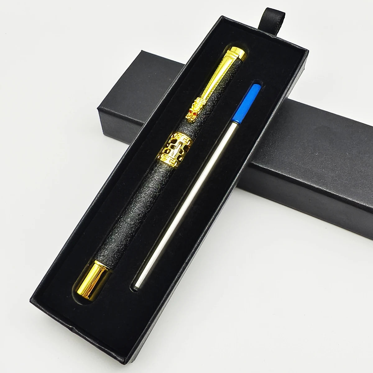 Bolígrafo metálico personalizado con diseño de dragón, grabado láser de nombre o logo, estilo elegante para negocios, firmas y regalos corporativos de lujo.