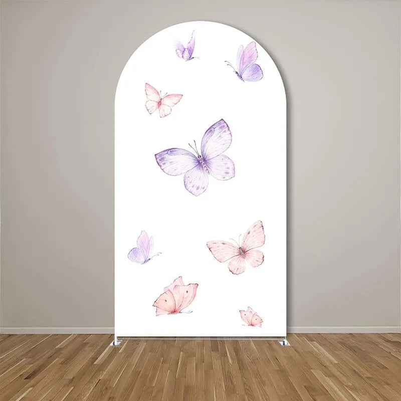 Fondo de arco personalizado con diseño de mariposas rosa y púrpura, decoración de cumpleaños para niña, ideal para fotografía de fiestas y baby shower elegante.