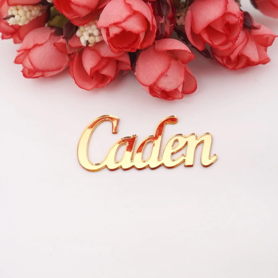 Etiquetas de nombre acrílicas espejo personalizadas doradas y plateadas para bodas y eventos, con acabado brillante y diseño elegante para decoración de mesa.