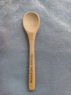 Cuchara de madera personalizada con nombre y logo grabado