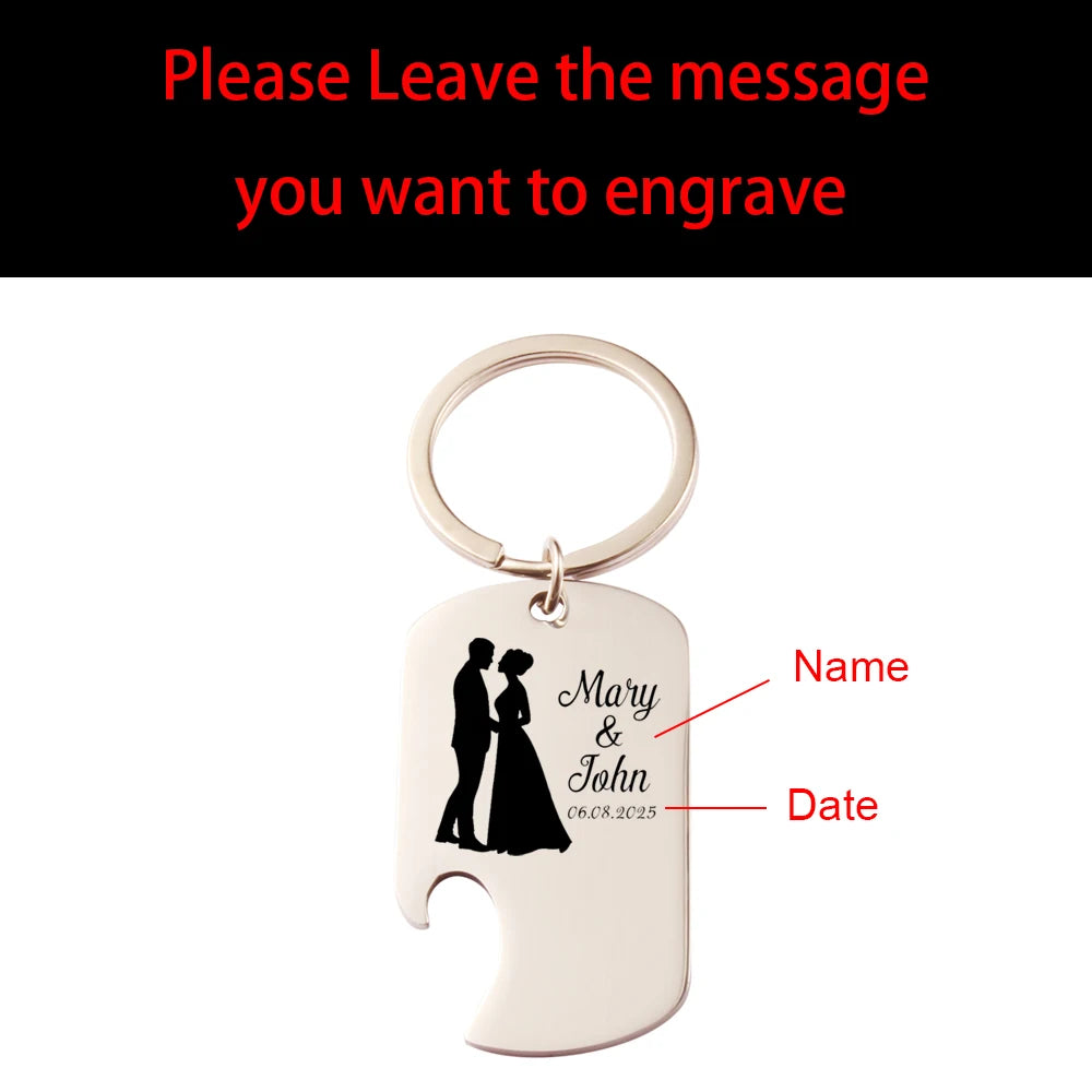 Llavero abridor personalizado de acero inoxidable con grabado láser de nombre y fecha, ideal como recuerdo de boda y regalo para invitados.