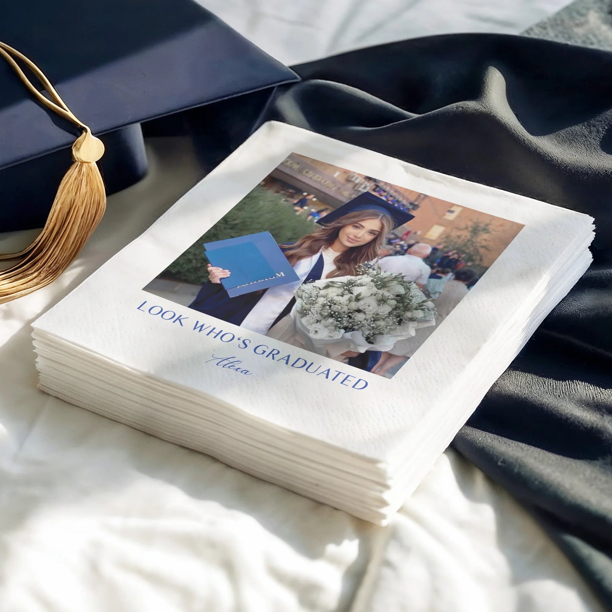 Servilletas personalizadas de graduación con diseño a medida, papel 3 capas biodegradables, ideales para fiestas de graduación, eventos escolares y decoración de mesa.