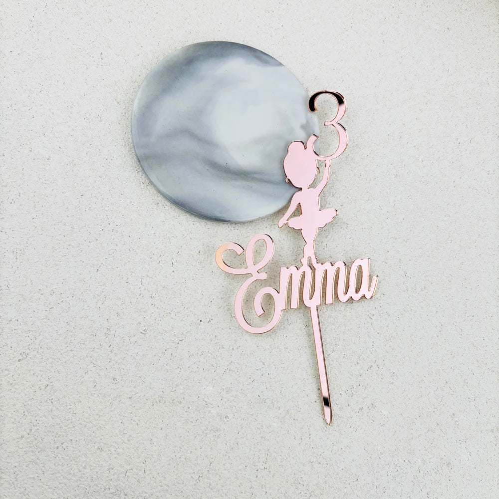 Topper acrílico personalizado para pastel con nombre y edad