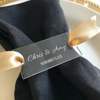 Servilletero acrílico personalizado con nombres y fecha de boda