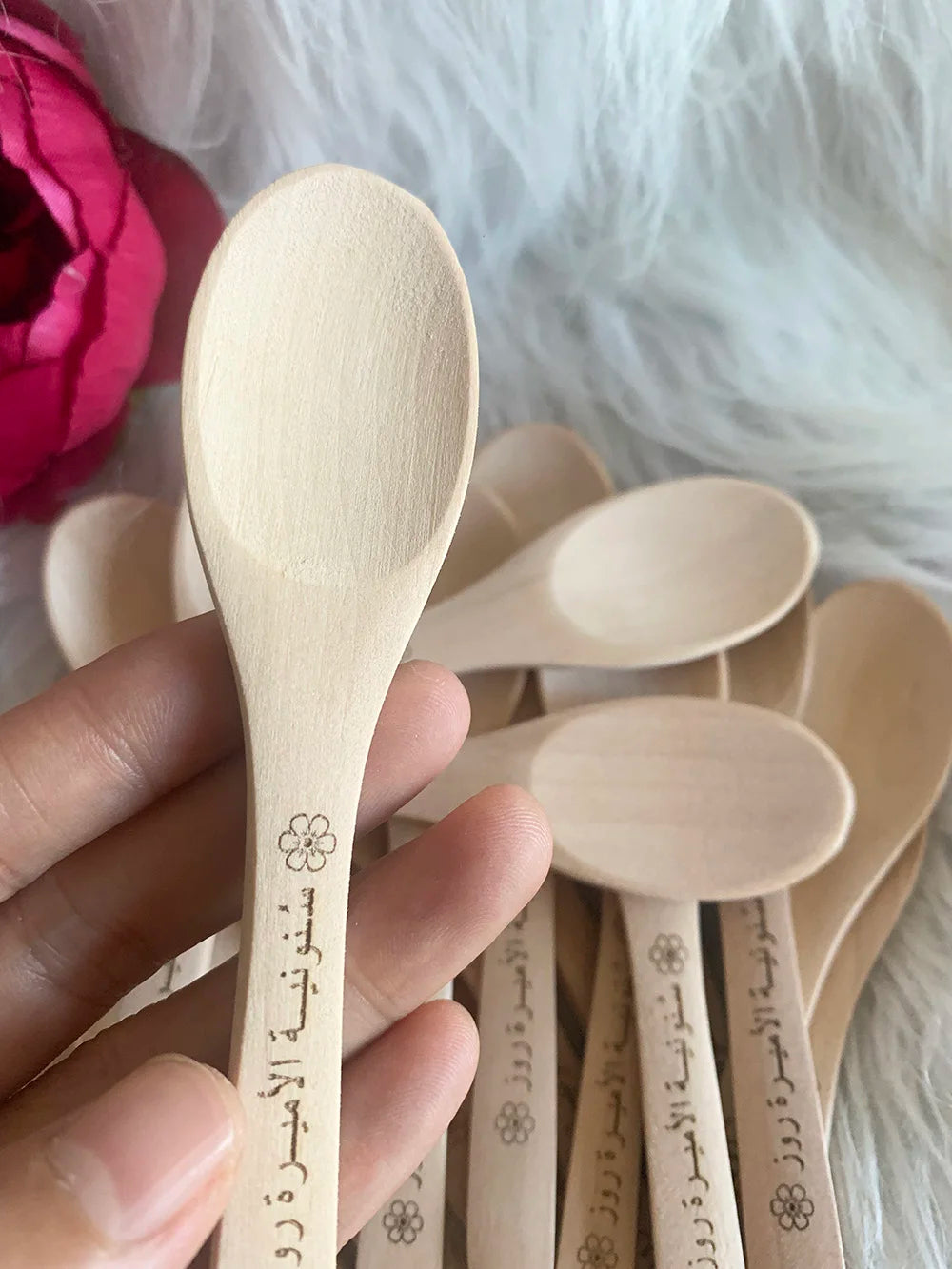 Cuchara de madera personalizada con nombre y logo grabado
