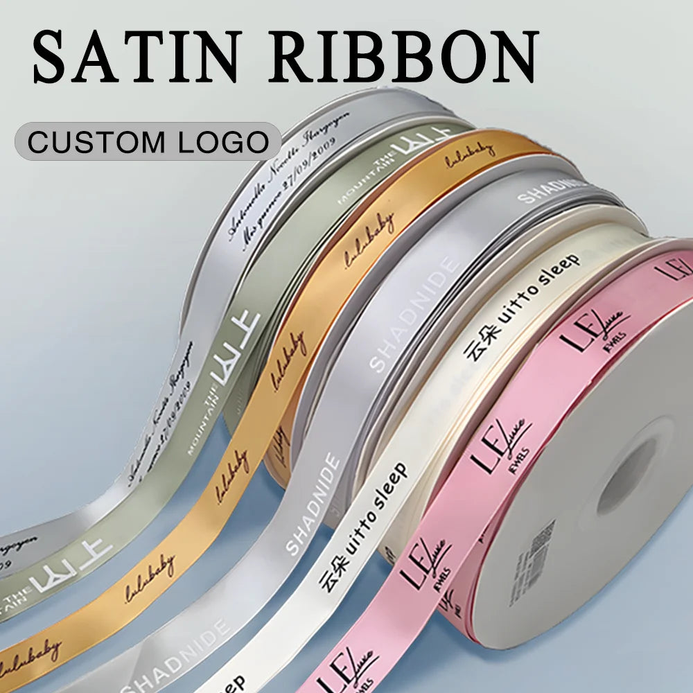 Cinta de satén personalizada con logo y texto impreso para bodas, regalos, decoración de eventos, packaging de marca y proyectos de manualidades.