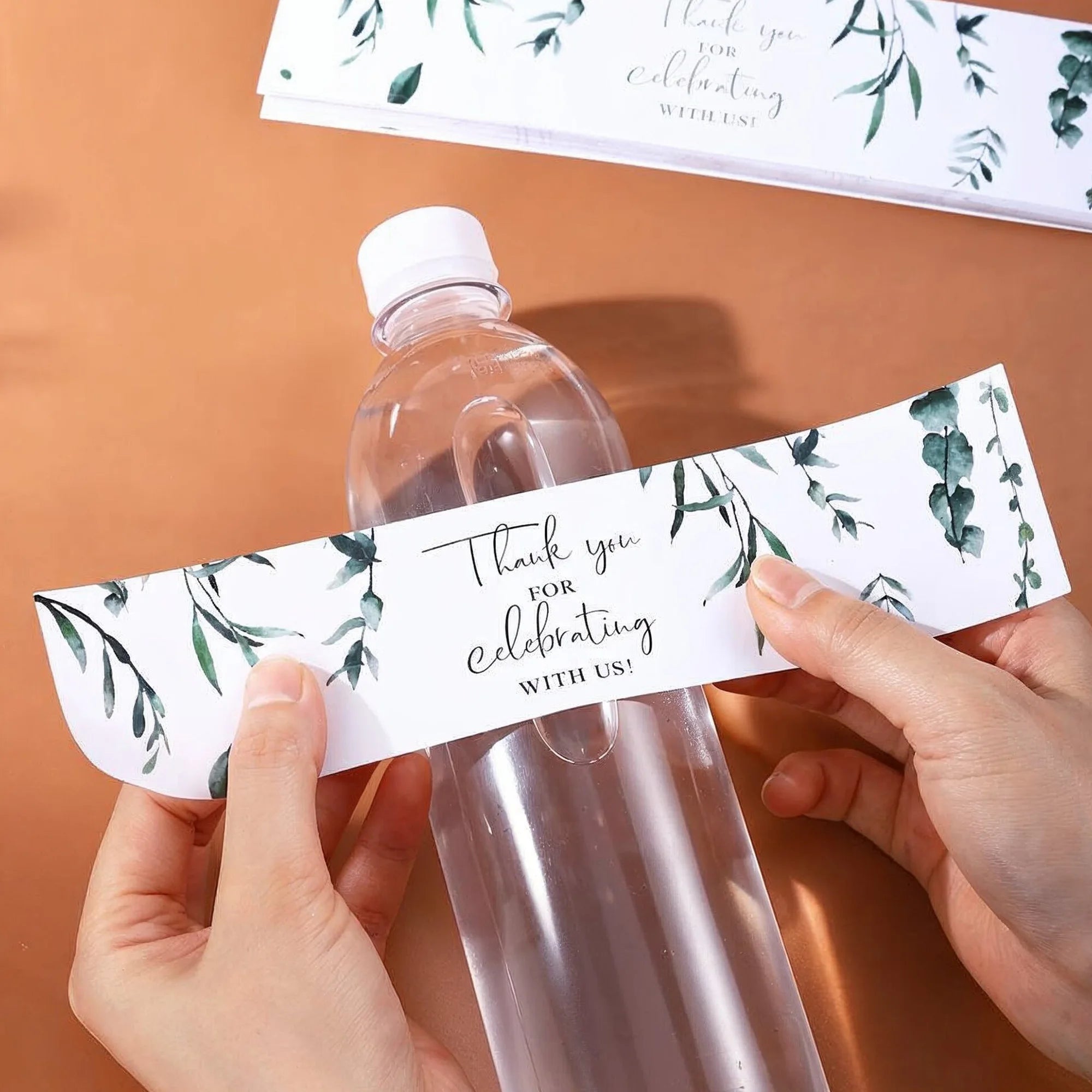 Etiqueta personalizada para botella de agua con foto y nombre, ideal para boda, despedida de soltera, fiesta de bienvenida o celebración especial.