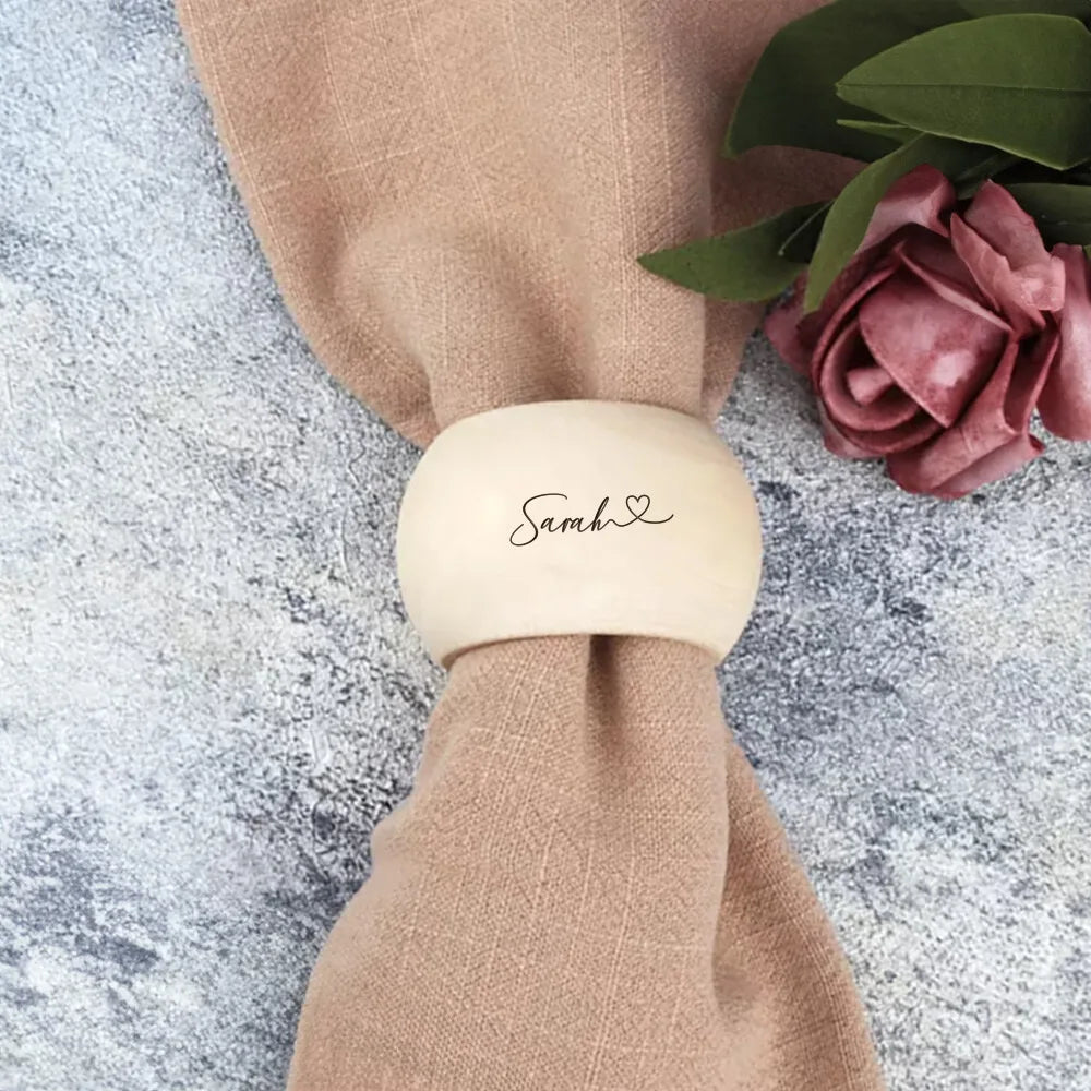 Aro de servilleta de madera personalizado con nombre grabado
